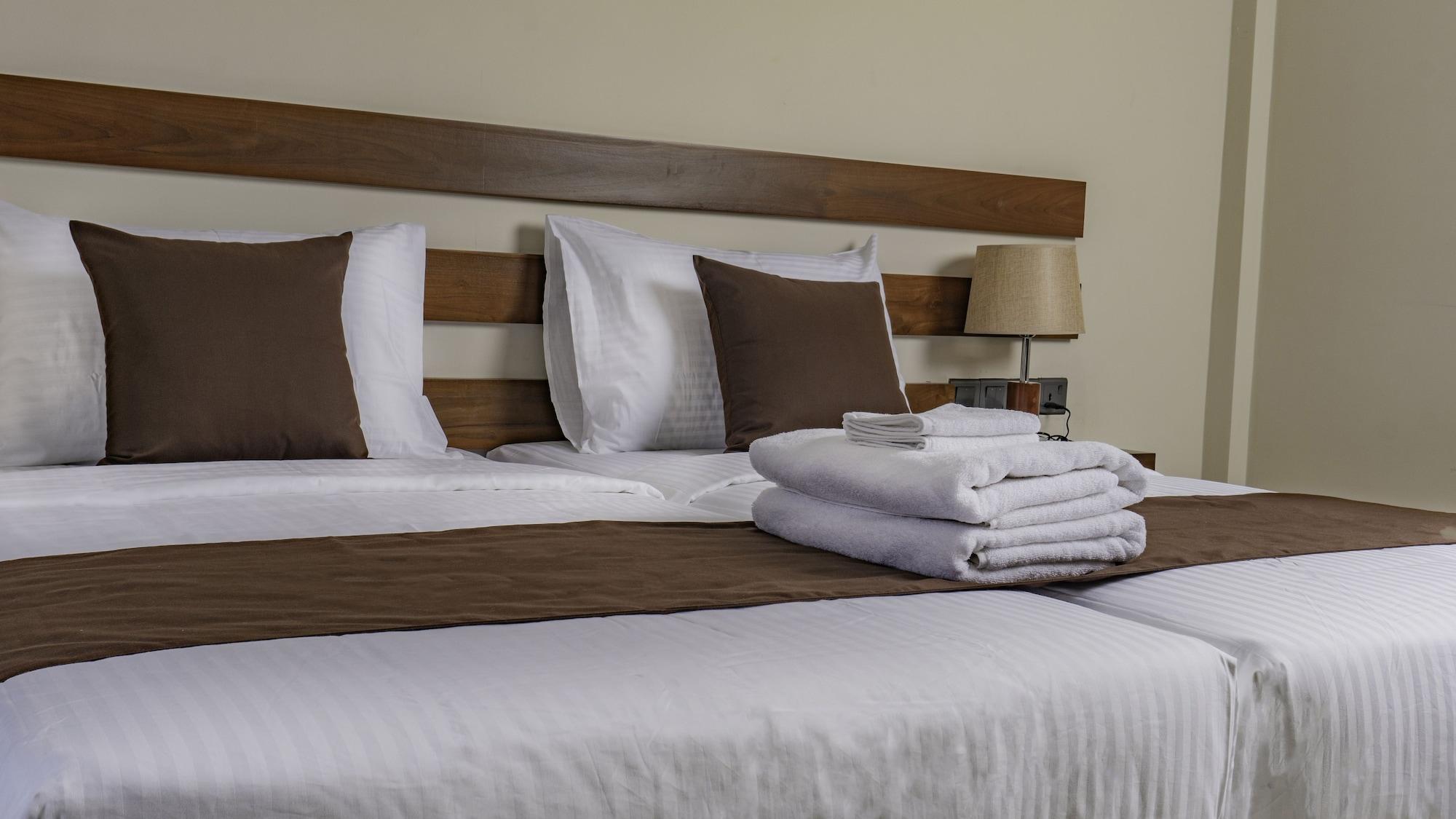 Hive 68 - Hotel And Resorts Negombo Extérieur photo