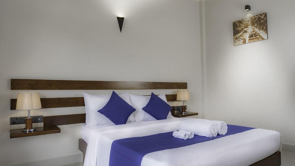 Hive 68 - Hotel And Resorts Negombo Extérieur photo