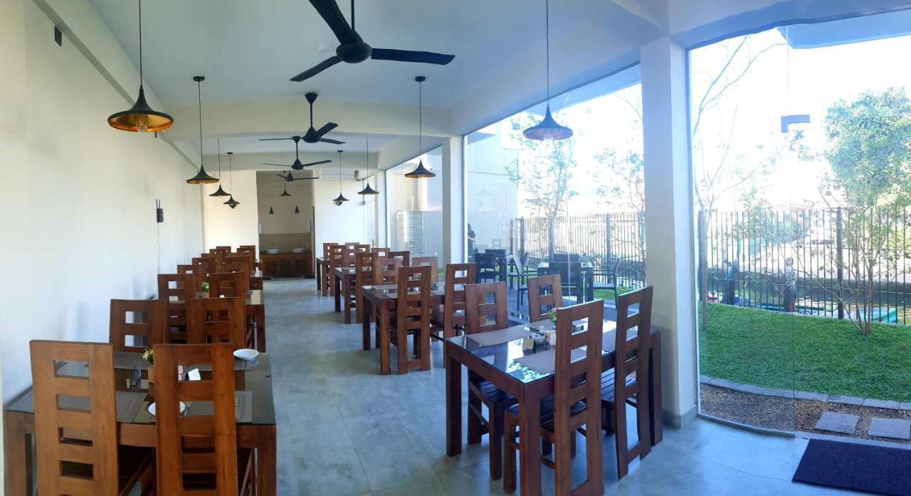 Hive 68 - Hotel And Resorts Negombo Extérieur photo