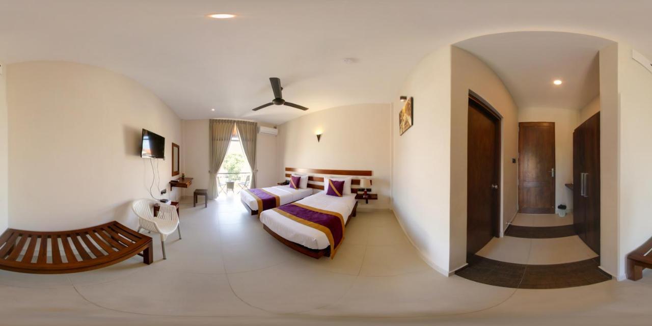 Hive 68 - Hotel And Resorts Negombo Extérieur photo