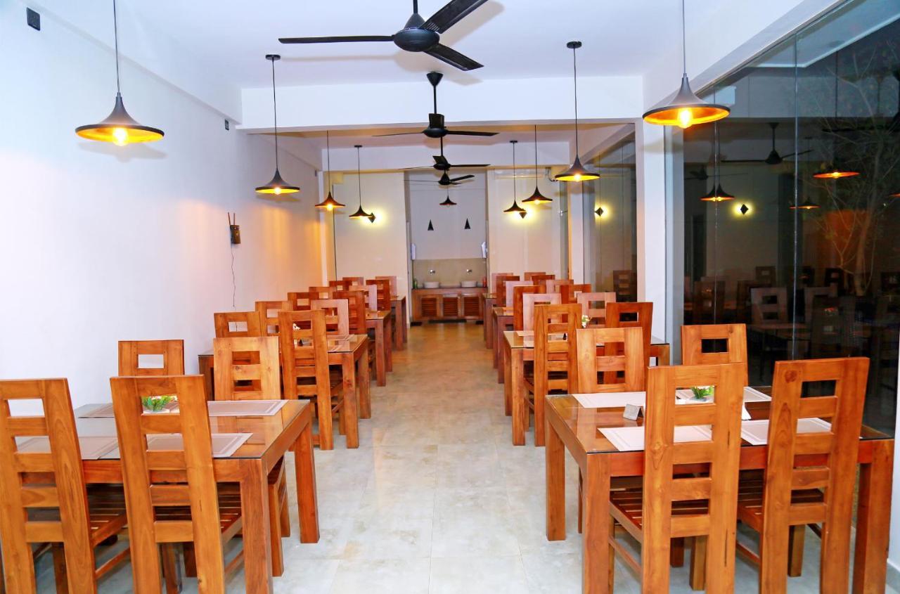 Hive 68 - Hotel And Resorts Negombo Extérieur photo