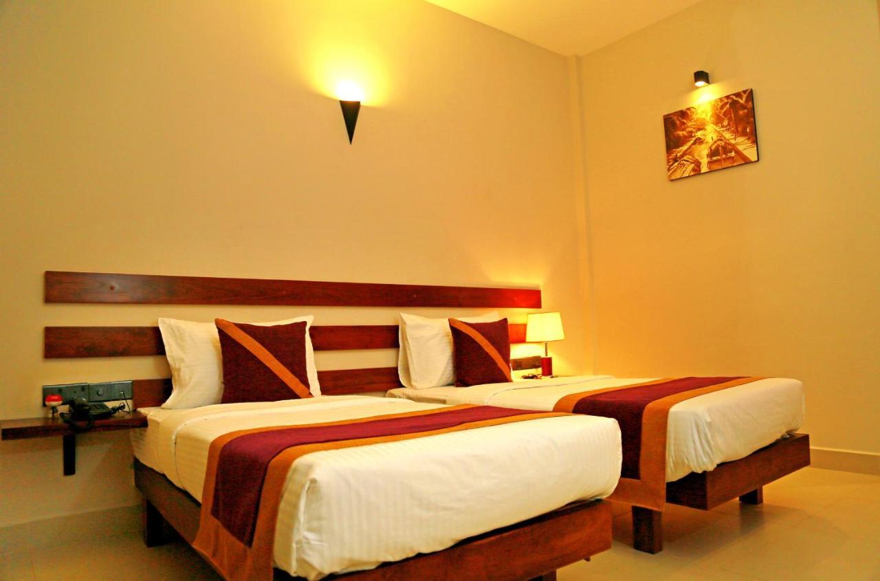 Hive 68 - Hotel And Resorts Negombo Extérieur photo